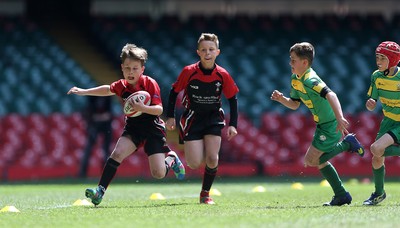 Pontypool Schools v Llwchwr Schools 300418