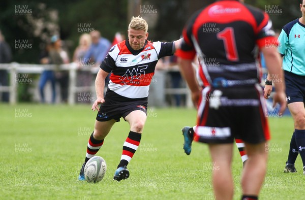 020917 - Pontypool RFC v Rhydyfelin RFC - SSE WRU National Championship - Matthew Jones of Pontypool kicks a goal  