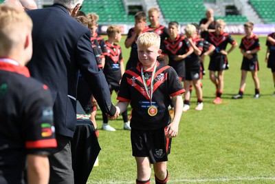 210525 - Pontypridd Schools v Bridgend - WSRU Junior Group - U11’s DC Thomas Cup Final - Pontypridd players collect their medals at full time
