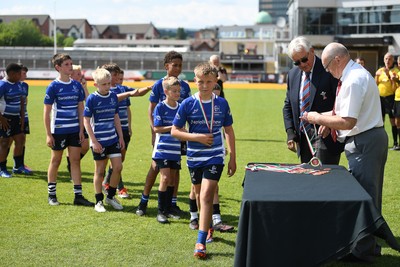 210525 - Pontypridd Schools v Bridgend - WSRU Junior Group - U11’s DC Thomas Cup Final - Bridgend players collect their medals at full time