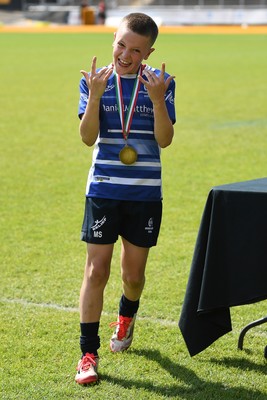 210525 - Pontypridd Schools v Bridgend - WSRU Junior Group - U11’s DC Thomas Cup Final - Bridgend players collect their medals at full time