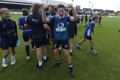 210525 - Pontypridd Schools v Bridgend - WSRU Junior Group - U11’s DC Thomas Cup Final - Bridgend players celebrate the win at full time