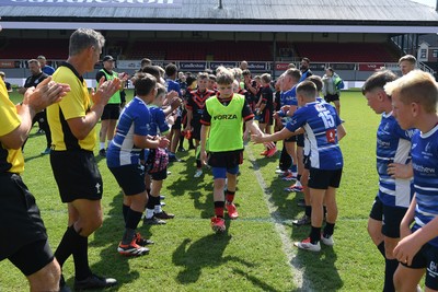210525 - Pontypridd Schools v Bridgend - WSRU Junior Group - U11’s DC Thomas Cup Final - Bridgend players celebrate the win at full time