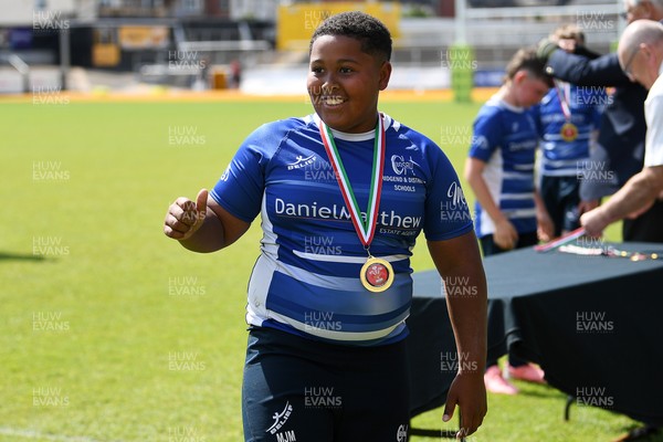 210525 - Pontypridd Schools v Bridgend - WSRU Junior Group - U11’s DC Thomas Cup Final - Bridgend players collect their medals at full time