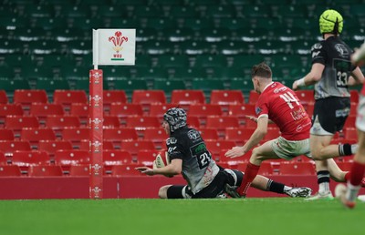 111225 - Pontypridd U16 Schools v Llanelli U16 Schools, Dewar Shield Final - Lewis Kinsey of Pontypridd Schools dives in to score try