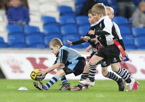 23.09.11 Cardiff Blues v Munster... Half Time Under 8's Tag, Pontypridd v Rumney. 