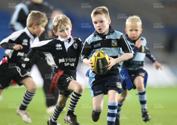 23.09.11 Cardiff Blues v Munster... Half Time Under 8's Tag, Pontypridd v Rumney. 