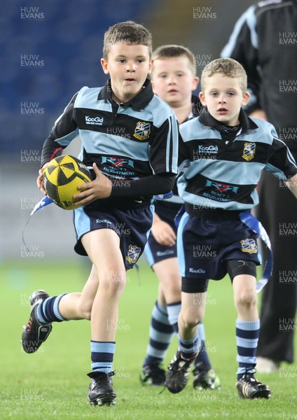 23.09.11 Cardiff Blues v Munster... Half Time Under 8's Tag, Pontypridd v Rumney. 