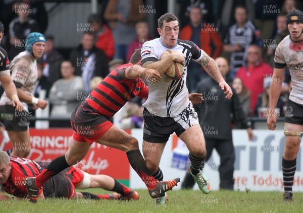 101015 - Pontypridd RFC v Aberavon RFC - Principality Premiership -Dafydd Lockyer of Pontypridd takes on Ieuan Davies of Aberavon