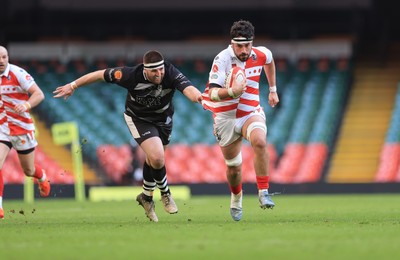 050425  Pontypridd v Cross Keys, WRU Premiership Cup Final - Joe Miles of Pontypridd breaks away