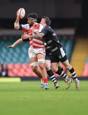 050425  Pontypridd v Cross Keys, WRU Premiership Cup Final - Joe Miles of Pontypridd breaks away