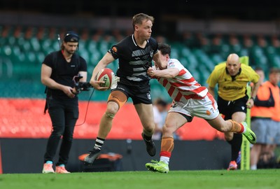 050425  Pontypridd v Cross Keys, WRU Premiership Cup Final - Tom Sullivan of Cross Keys looks to hold off Joe Davies of Pontypridd
