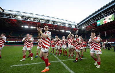 050425  Pontypridd v Cross Keys, WRU Premiership Cup Final - Pontypridd applaud their fans at the end of the match