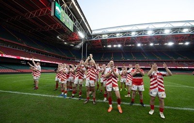 050425  Pontypridd v Cross Keys, WRU Premiership Cup Final - Pontypridd applaud their fans at the end of the match