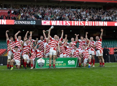 050425  Pontypridd v Cross Keys, WRU Premiership Cup Final - Pontypridd celebrate after being presented with the Premiership Cup