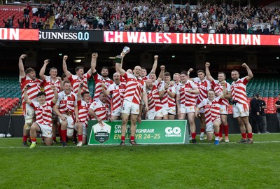 050425  Pontypridd v Cross Keys, WRU Premiership Cup Final - Pontypridd celebrate after being presented with the Premiership Cup
