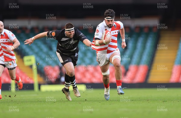 050425  Pontypridd v Cross Keys, WRU Premiership Cup Final - Joe Miles of Pontypridd breaks away