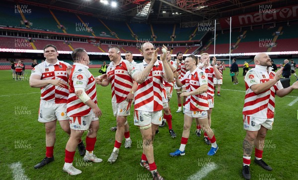 050425  Pontypridd v Cross Keys, WRU Premiership Cup Final - Pontypridd applaud their fans at the end of the match