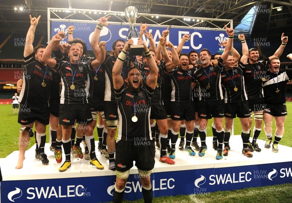 070512 - Pontypridd v Cross Keys - SWALEC Cup Final -Cross Keys captain Rob Nash lifts the SWALEC Cup