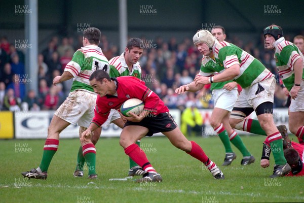 161099 - Pontypridd v Ebbw Vale - Welsh Premier Division - Pontypridd's Jason Lewis dives in to score try