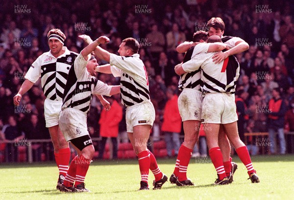 040596 - Pontypridd v Neath - SWALEC Cup Final -  Pontypridd's players celebrate 