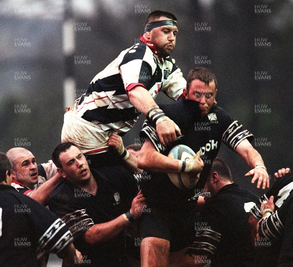 250497 - Pontypridd v Neath - Mark Rowley loses the line out to Steve Gardner