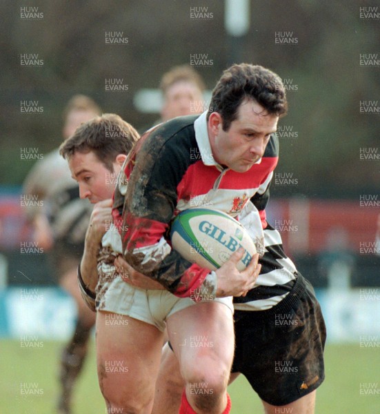 280195 - Pontypridd v Pontypool - Bleddyn Taylor of Pontypool makes a break