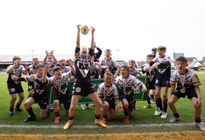 280426 - Pontypridd v Swansea, DC Thomas Cup Final - Pontypridd celebrate winning the DC Thomas Cup Final