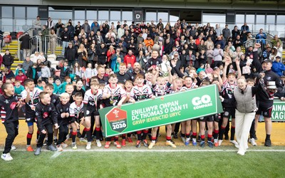 280426 - Pontypridd v Swansea, DC Thomas Cup Final - Pontypridd celebrate winning the DC Thomas Cup Final