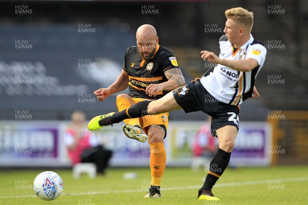 010918 - Port Vale v Newport County, Sky Bet League 2 - David Pipe of Newport County (left) in action with Ben Whitfield of Port Vale