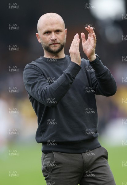 020522 - Port Vale v Newport County - Sky Bet League 2 - Manager James Rowberry of Newport County applauds the fans at the end of the match