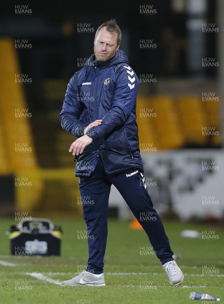 160321 - Port Vale v Newport County - Sky Bet League 2 - Manager Mike Flynn of Newport County shows despair near the end of the match as the score is against Newport 2-1