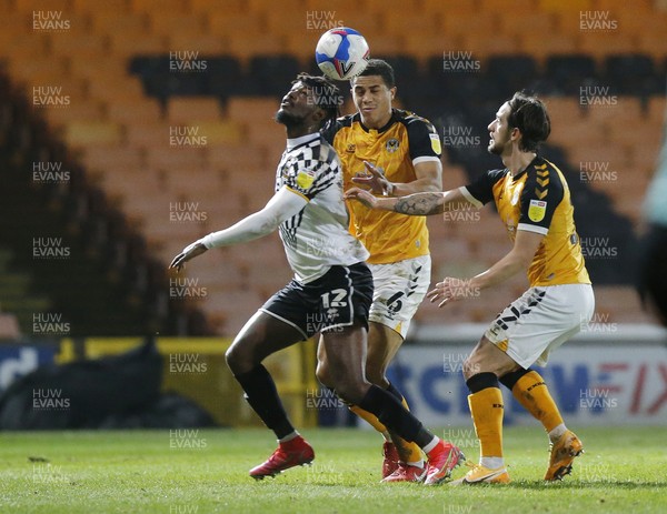 160321 - Port Vale v Newport County - Sky Bet League 2 - Priestley Farquharson of Newport County and Liam Shephard of Newport County and Theo Robinson of Port Vale
