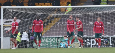 180125 - Port Vale v Newport County - Sky Bet League 2 - Newport County players reacts Port Vale score their first goal