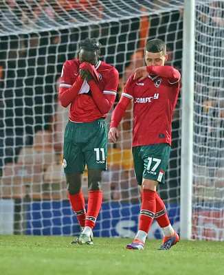 180125 - Port Vale v Newport County - Sky Bet League 2 - Kieron Evans and Cameron Antwi of Newport County react as Port Vale score the winning goal 