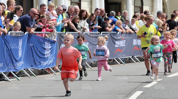 030722 - Run 4 Wales Healthspan Porthcawl 10k - Families take part in the Toddler Dash