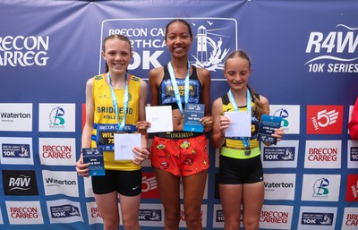 050726 - Brecon Carreg Porthcawl 10k - Future Challengers presentations