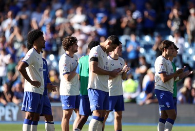 050926 - Portsmouth FC v Cardiff City - SkyBet Championship - Dejected Cardiff at full time