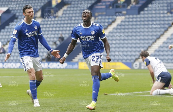 181020 - Preston North End v Cardiff City - Sky Bet Championship - Sheyi Ojo of Cardiff lines up his shot for the 1st goal of the match and wheels around to celebrate with Kieffer Moore of Cardiff