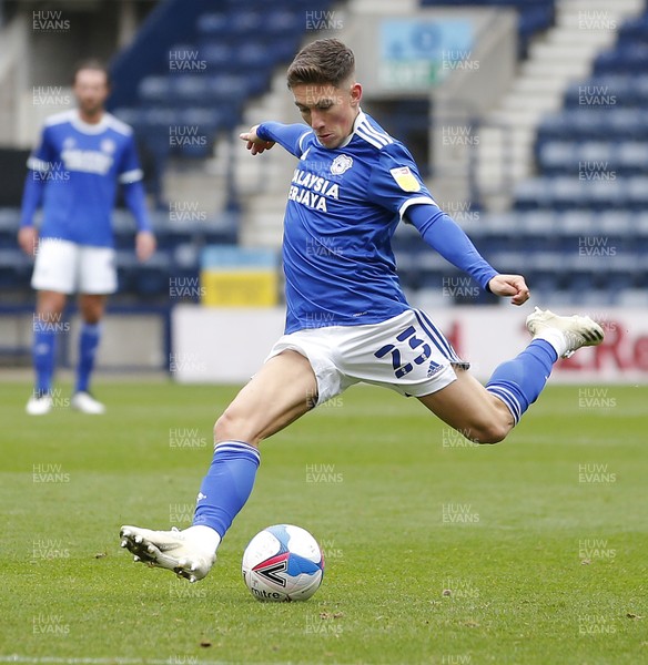 181020 - Preston North End v Cardiff City - Sky Bet Championship - Harry Wilson of Cardiff tries a shot on goal in the 1st half