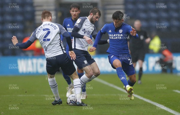 201121 - Preston North End v Cardiff City - Sky Bet Championship - Ryan Giles of Cardiff is surrounded by Sepp van den Berg of Preston North End