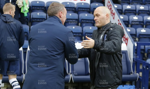 010220 - Preston North End v Swansea City - Sky Bet Championship - Manager Alex Neil of Preston North End greets Manager Steve Cooper of Swansea at the start of the match   
