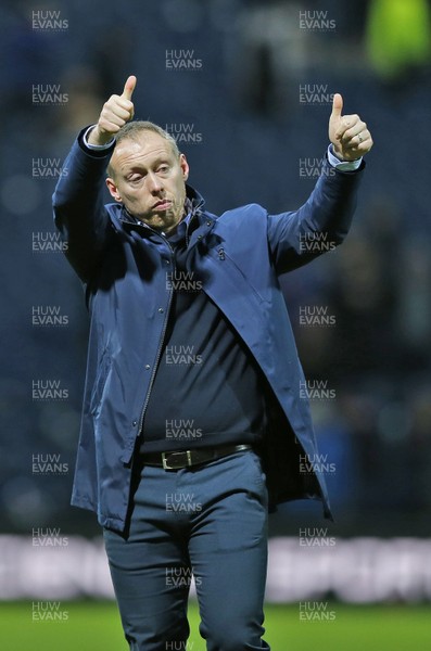 010220 - Preston North End v Swansea City - Sky Bet Championship - Manager Steve Cooper  of Swansea has thumbs up at the end of the match   