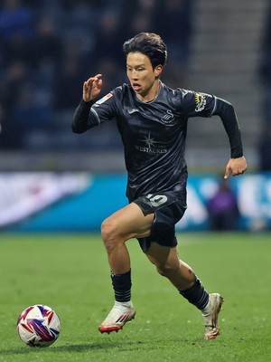 040325 - Preston North End v Swansea City - Sky Bet Championship - Eom Ji-sung of Swansea