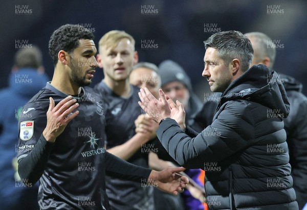 040325 - Preston North End v Swansea City - Sky Bet Championship - Swansea manager Alan Sheehan applauds Ben Cabango of Swansea at the end of the match 