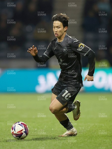 040325 - Preston North End v Swansea City - Sky Bet Championship - Eom Ji-sung of Swansea