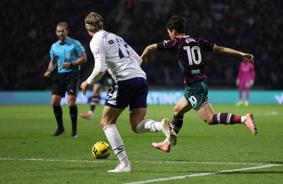 051125 - Preston North End v Swansea City - Sky Bet Championship - Eom Ji-sung of Swansea pounces on ball to score Swansea goal