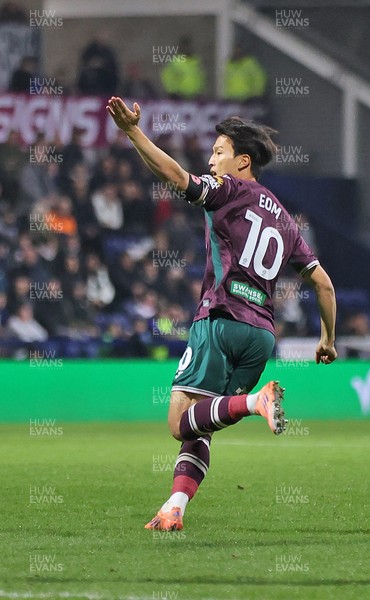051125 - Preston North End v Swansea City - Sky Bet Championship - Eom Ji-sung of Swansea celebrates scoring Swansea’s goal