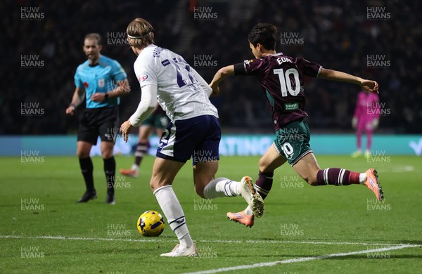 051125 - Preston North End v Swansea City - Sky Bet Championship - Eom Ji-sung of Swansea pounces on ball to score Swansea goal