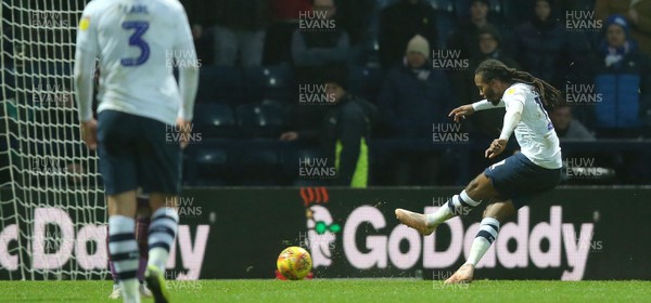 120119 - Preston North End v Swansea City - Sky Bet Championship -  Daniel Johnson of Preston North End scores the equaliser from a penalty  